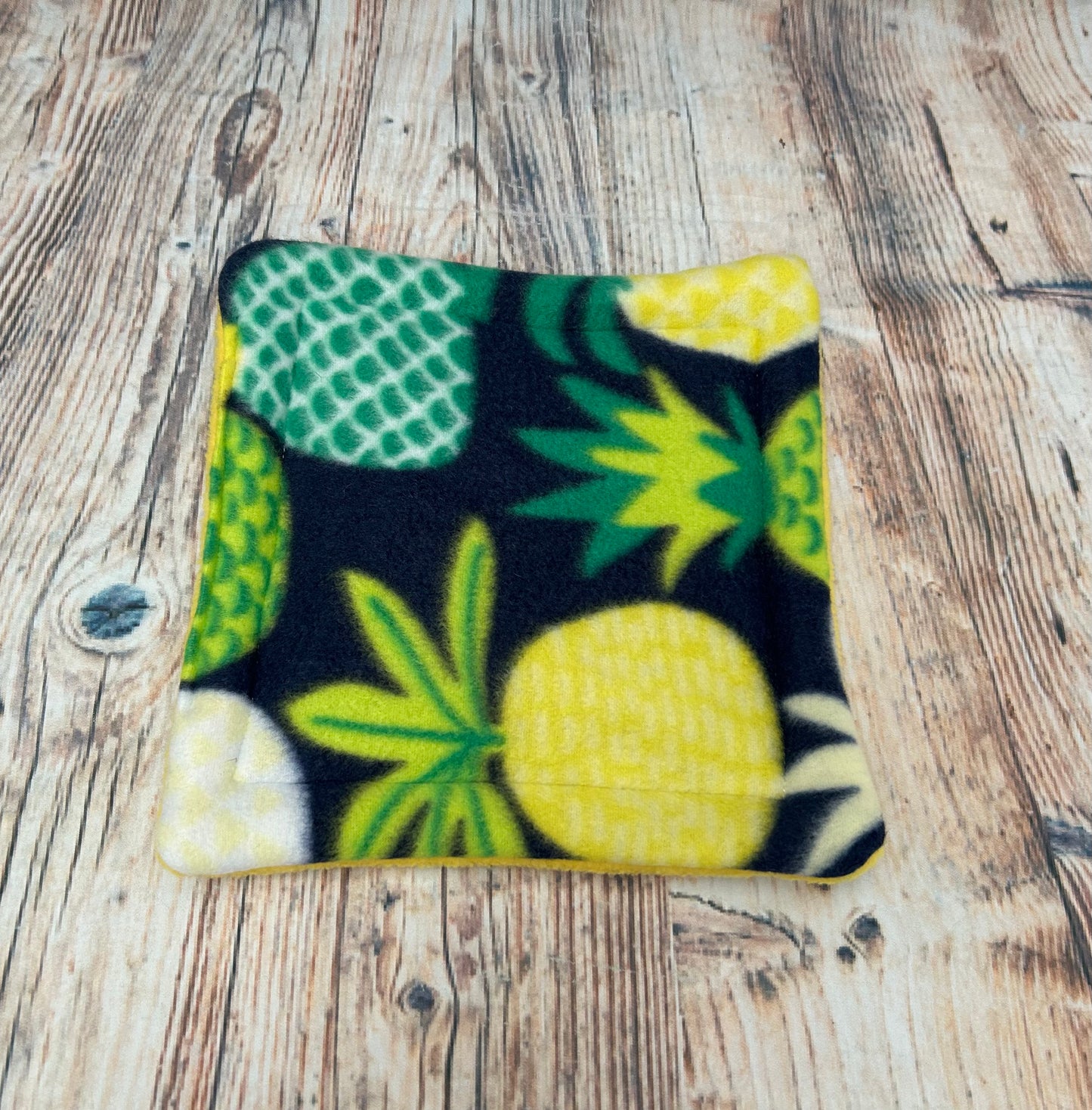 Pineapple Fleece Cage Pad