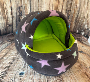 Grey Multi Stars Fleece Piggie Cave / Lime + Pad