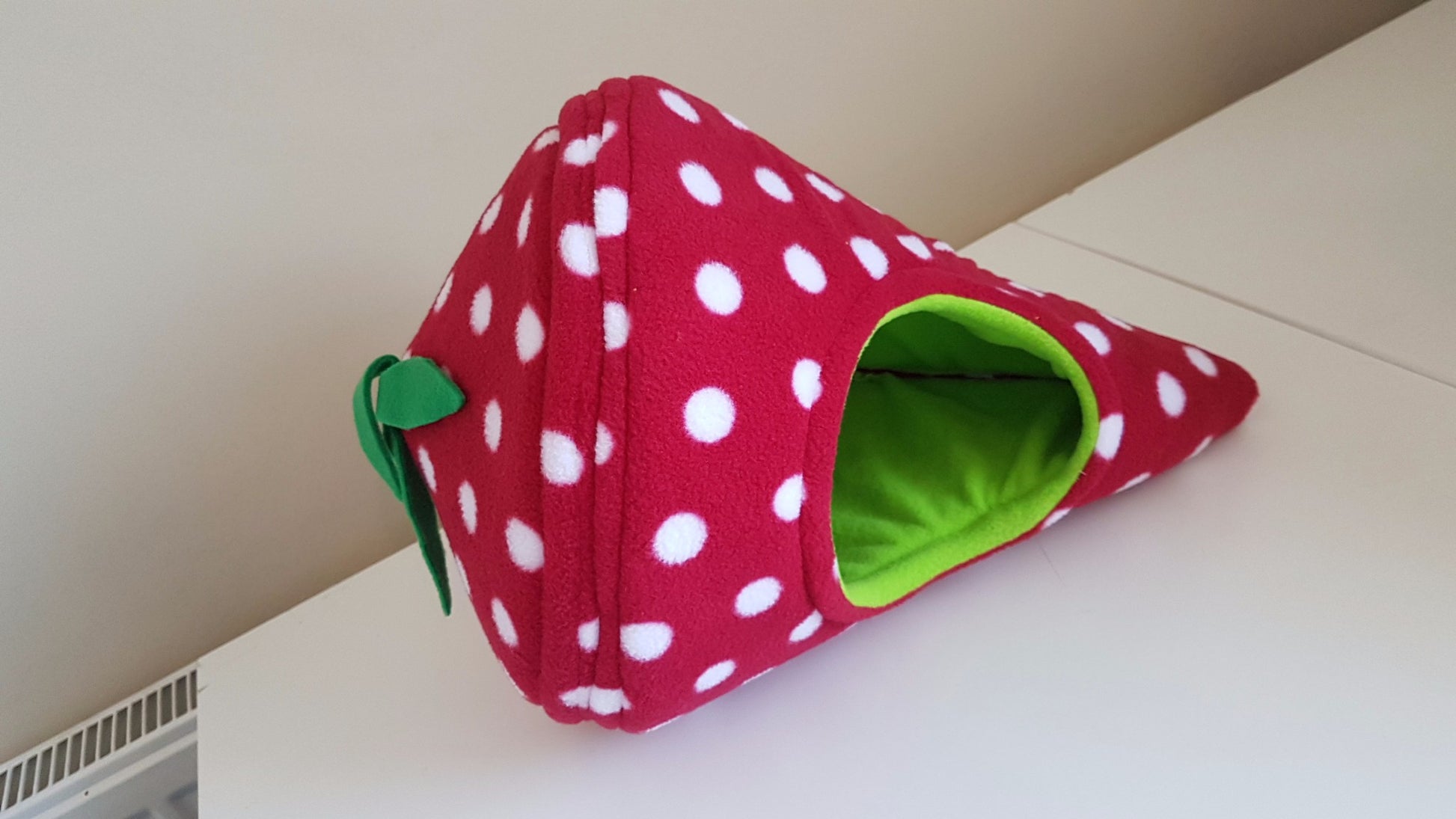 Strawberry Den Fleece Piggie Bed - Pampered Piggies Boutique